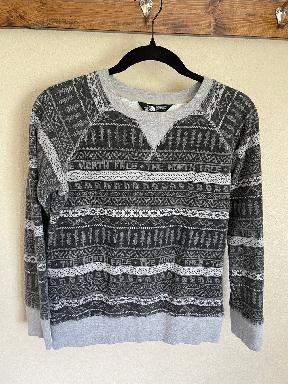 The North Face Women's Gray Fair Isle Crewneck Sweater S Apres-Ski Outdoor Cozy